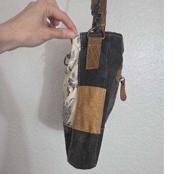 Myra Albino Crossbody Purse Leather Floral Print Canvas Cowhide Boho Western - Picture 8 of 12